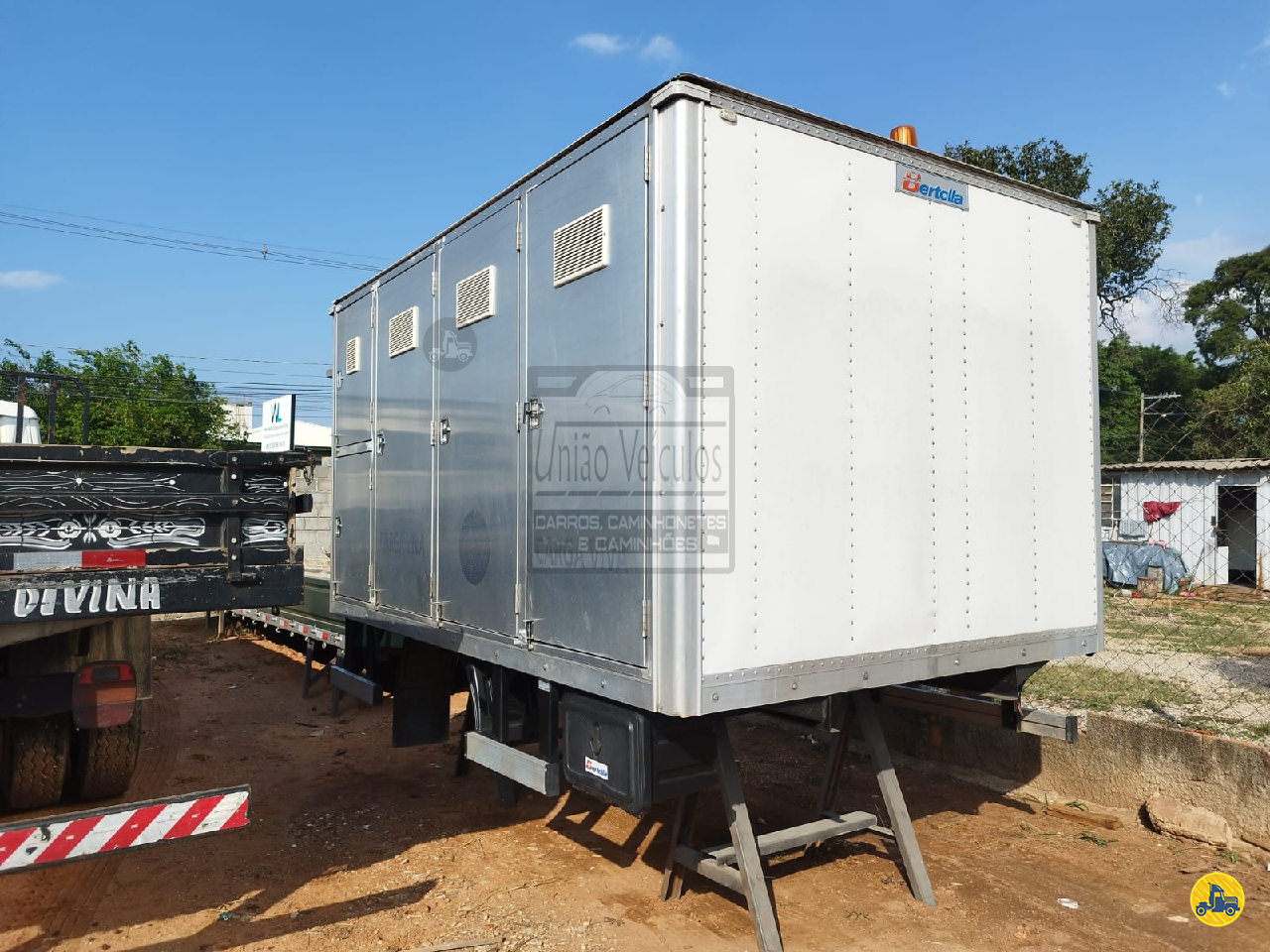 CARROCERIA SOBRE CHASSI  UTILITARIOS BAU FURGAO União Veículos SOROCABA SÃO PAULO SP